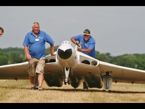 ① LMA RAF COSFORD RC MODEL AIRCRAFT SHOW - 2013 FLIGHTLINE COMPILATION ( PART 1 ) - UCMQ5IpqQ9PoRKKJI2HkUxEw