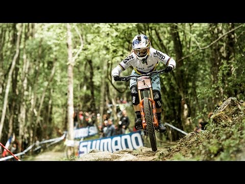 Rachel Atherton's Dominating 1st Place Run | UCI Mountain Bike World Cup 2017 - UCblfuW_4rakIf2h6aqANefA