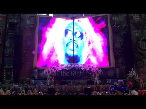 Fatboy Slim at Tomorrowland 2012 - UCsN8M73DMWa8SPp5o_0IAQQ