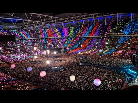 Coldplay. Wembley UK.  Feelslikeimfallinginlove. 1209/25