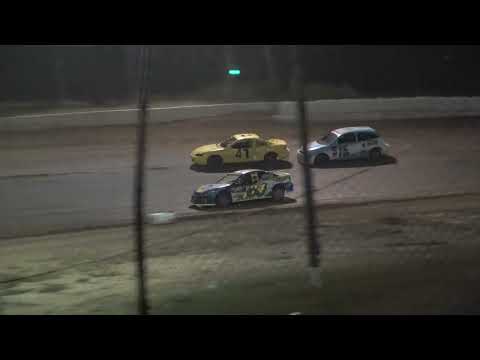 Moler Raceway Park | 8/26/22 | Compacts | Feature - dirt track racing video image