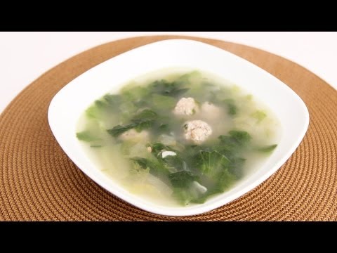 Homemade Escarole Soup Recipe - Laura Vitale - Laura in the Kitchen Episode 710 - UCNbngWUqL2eqRw12yAwcICg