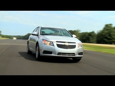 Chevrolet Cruze First Look | Consumer Reports - UCOClvgLYa7g75eIaTdwj_vg