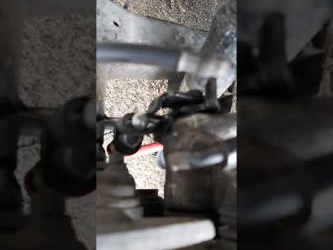 Come regolare il freno a mano su una Citroen C8