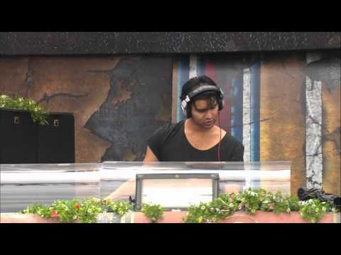 R3hab at Tomorrowland 2012 - UCsN8M73DMWa8SPp5o_0IAQQ