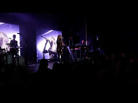 SABRINA CARPENTER PRFCT DETROIT SHOW