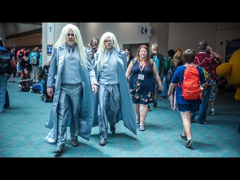 Adam Savage and Alton Brown Incognito at Comic-Con 2015! - UCiDJtJKMICpb9B1qf7qjEOA