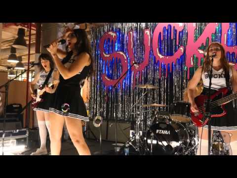 Charli XCX - Sucker (live @ Urban Outfitters Herald Square 12/16/14)