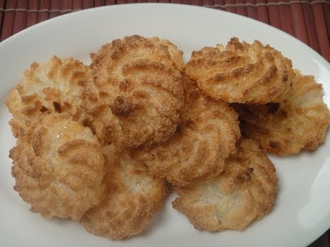 Coconut Macaroons | Chef Sheetal | Sanjeev Kapoor Khazana - UCmoX4QULJ9MB00xW4coMiOw