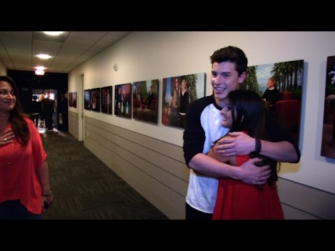 Shawn Mendes Surprises a Fan Backstage - UCp0hYYBW6IMayGgR-WeoCvQ