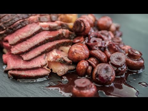 Steak grilled on Cast Iron -- Côte de Boeuf - UC_kARM8MBLDBxZQuZeYYQdQ