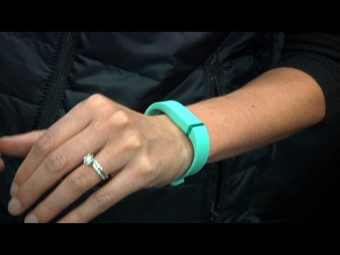 CES 2013: Hands-On with the Fitbit Flex Activity Wristband - UCiDJtJKMICpb9B1qf7qjEOA