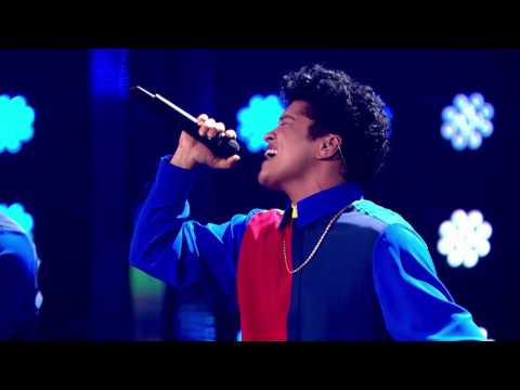 Bruno Mars - That's What I Like [Live from the Brit Awards 2017] - UCoUM-UJ7rirJYP8CQ0EIaHA