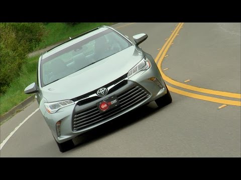 Car Tech - 2015 Toyota Camry XLE V6 - UCOmcA3f_RrH6b9NmcNa4tdg