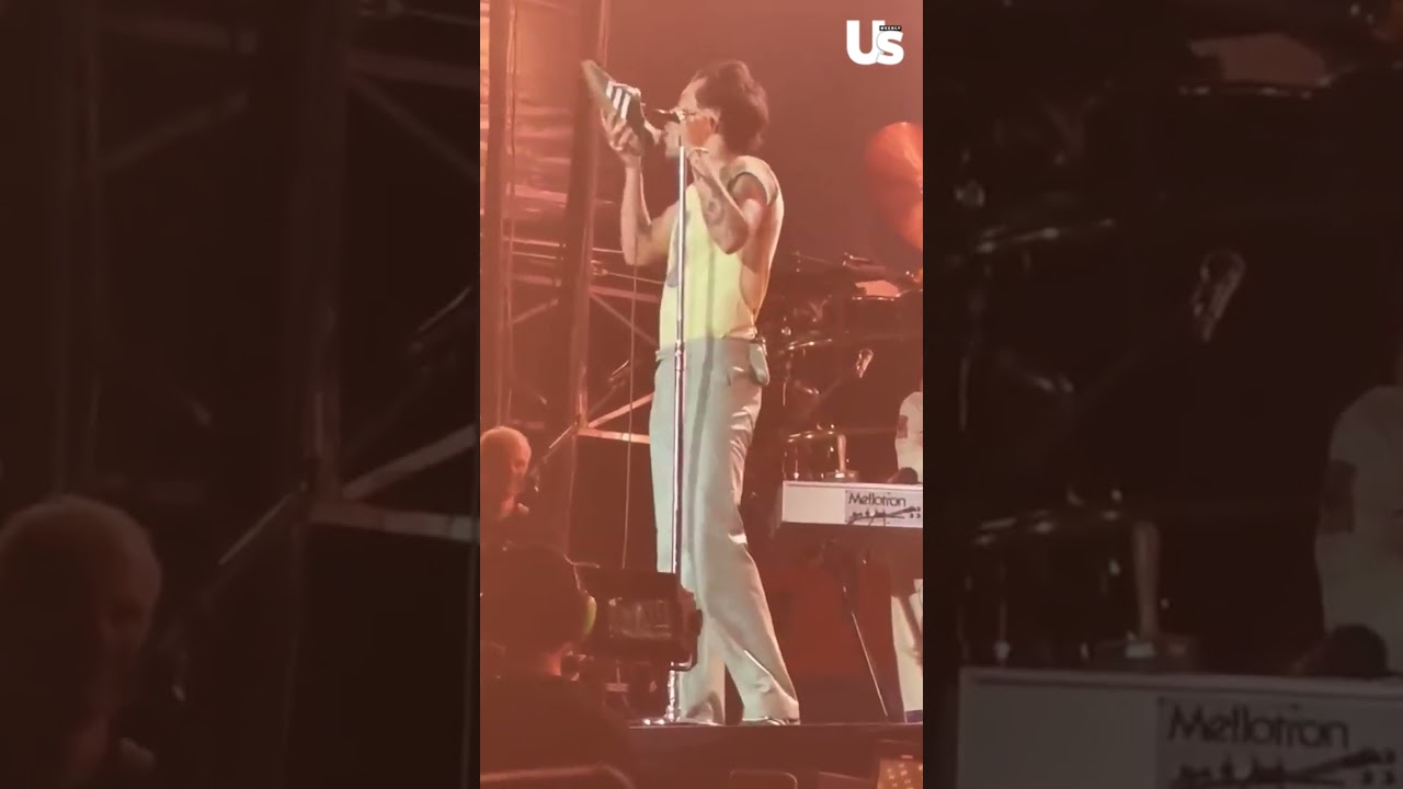 Harry Styles Drinks From Shoe At His Show #HarryStyles #Shorts #OneDirection #CelebrityNews