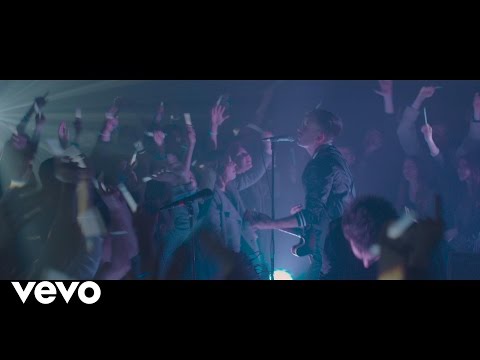 Phil Wickham - Your Love Awakens Me (Official Music Video) - UCvOca8do9ZtAkjytg_AU-JA