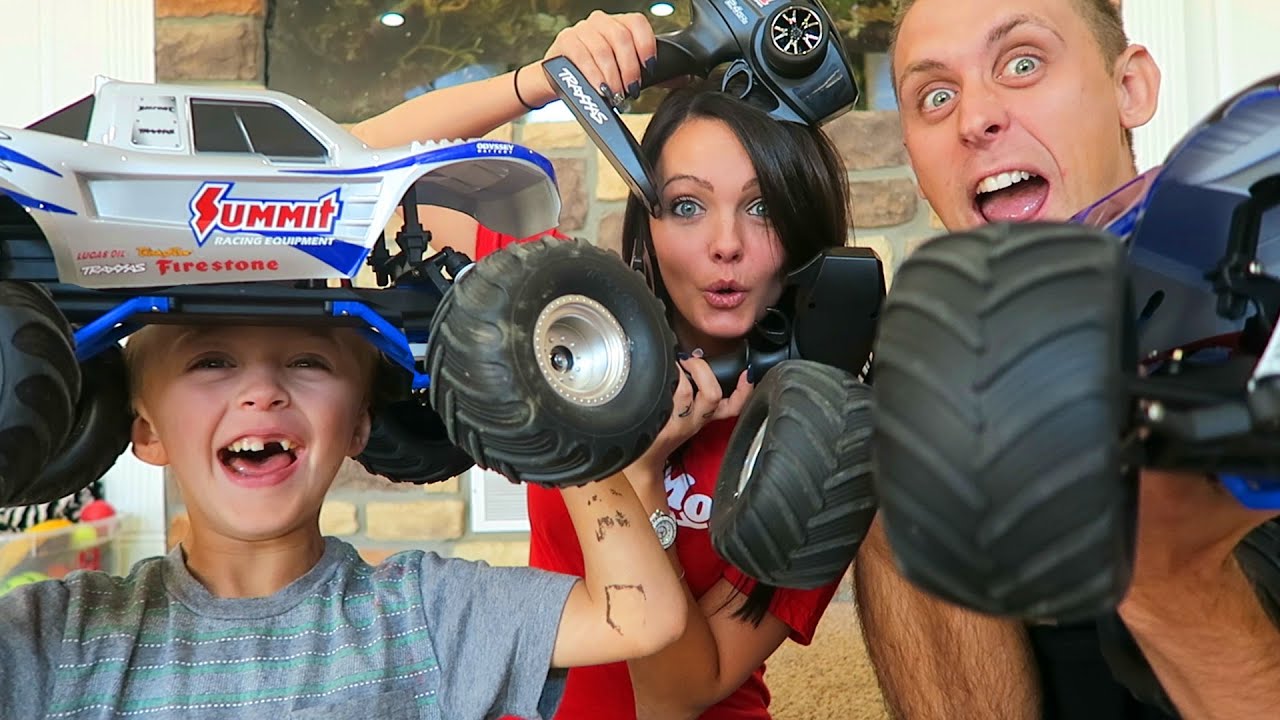 How Old Is Roman Atwood And Brittney Smith