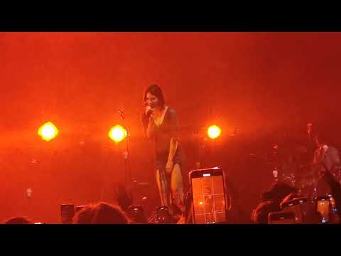 231013 Gracie Abrams - Difficult @ Berlin