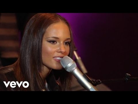 Alicia Keys - If I Ain't Got You (NYU Yahoo Pepsi Smash Performance) - UCETZ7r1_8C1DNFDO-7UXwqw