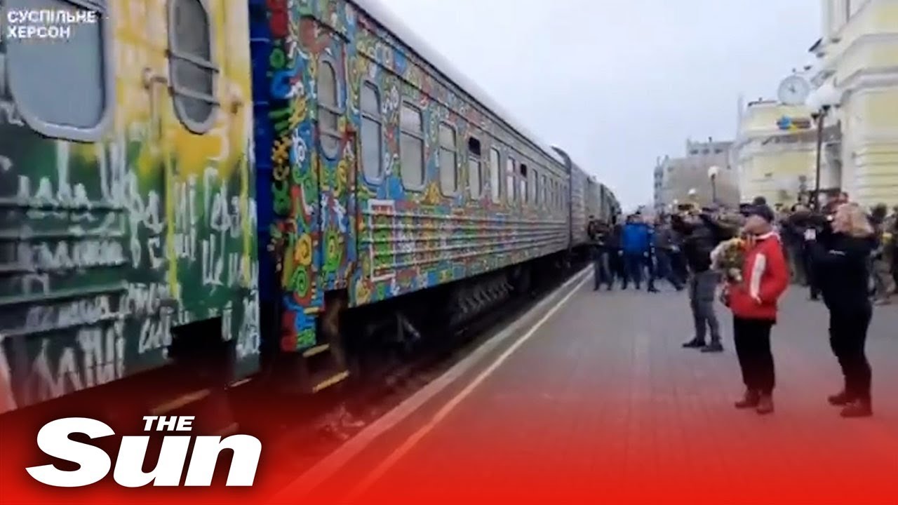 Crowds greet first train from Kyiv to arrive in Kherson since Russians fled