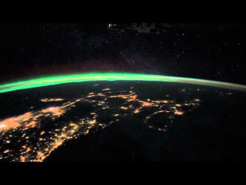 Over Earth: East Coast Light Show From Space - UCVTomc35agH1SM6kCKzwW_g