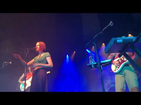 MUNA - Navy Blue