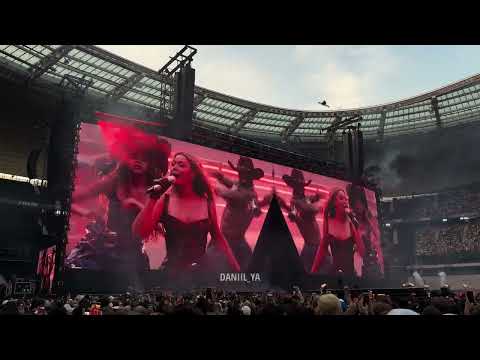 Beyoncé - SWEET ★ HONEY ★ BUCKIIN’, PURE/HONEY (Cowboy Carter Tour Live at Paris night 3) 4K