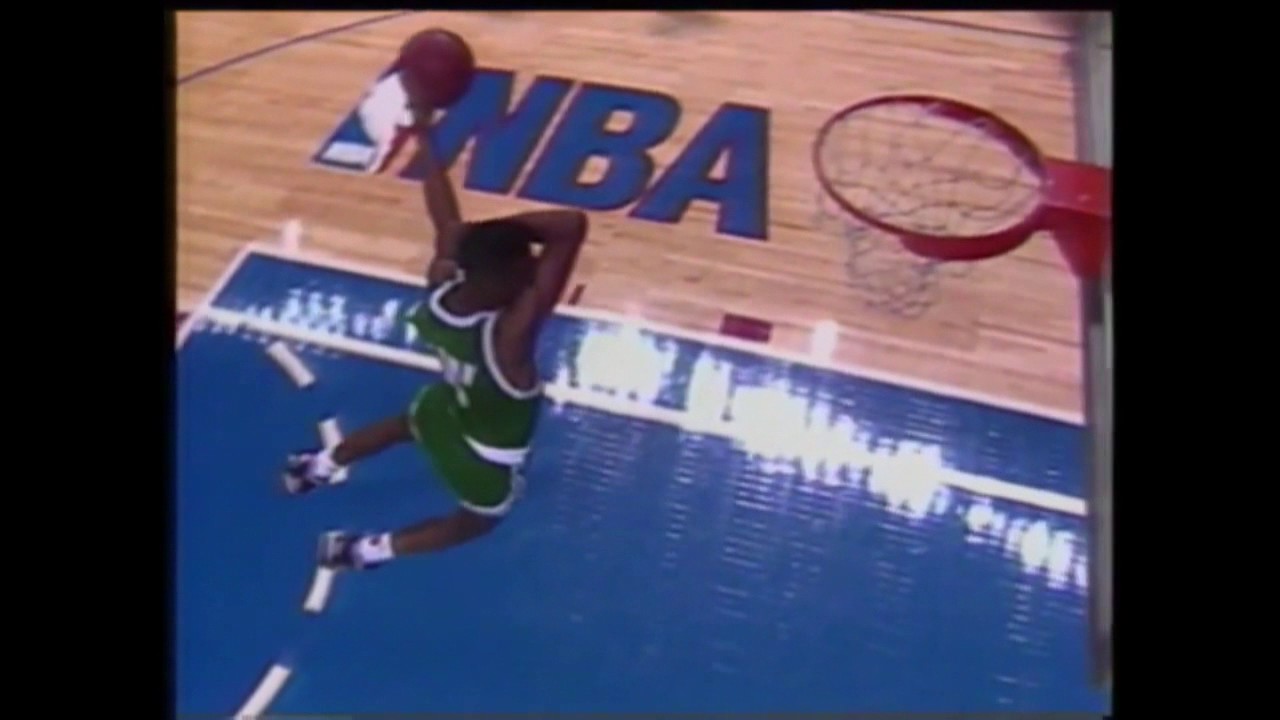 Dee Brown - No-Look Dunk (1991 Dunk Contest) video clip