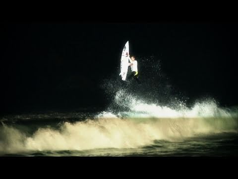 Jordy Smith night surfing - Red Bull Nightshift - Camps Bay, South Africa - UCblfuW_4rakIf2h6aqANefA