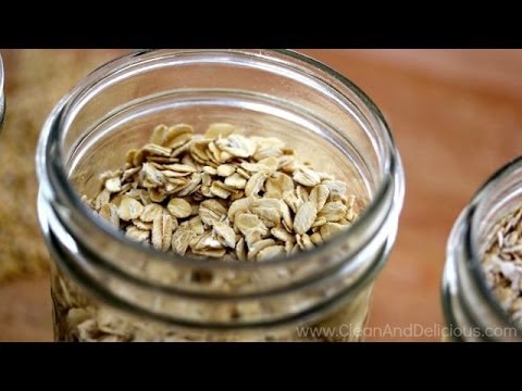 Clean Eating Oatmeal 101 - Everything You Need To Know About Oats - UCj0V0aG4LcdHmdPJ7aTtSCQ