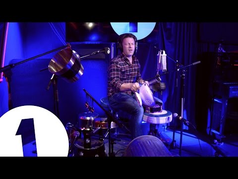 Jamie Oliver Plays Greg James' Pots and Pans Drum Kit - UC-FQUIVQ-bZiefzBiQAa8Fw