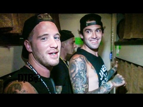 Sleeping With Sirens - BUS INVADERS Ep. 1038 [Warped Edition 2016] - UCybDimFZ3eoUQxSArdqCe9g