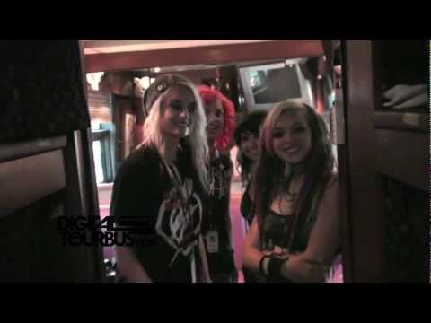 Cherri Bomb - BUS INVADERS Ep. 352 (Warped Edition) - UCybDimFZ3eoUQxSArdqCe9g