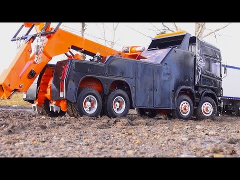 RC ADVENTURES - SCANiA R560 Wrecker 8x8 towing a KiNG HAULER Semi-trailer Truck - UCxcjVHL-2o3D6Q9esu05a1Q