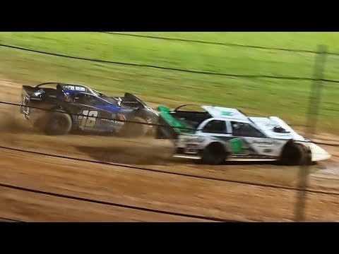 BayPark Speedway - Supersaloons - 26/2/22 - dirt track racing video image