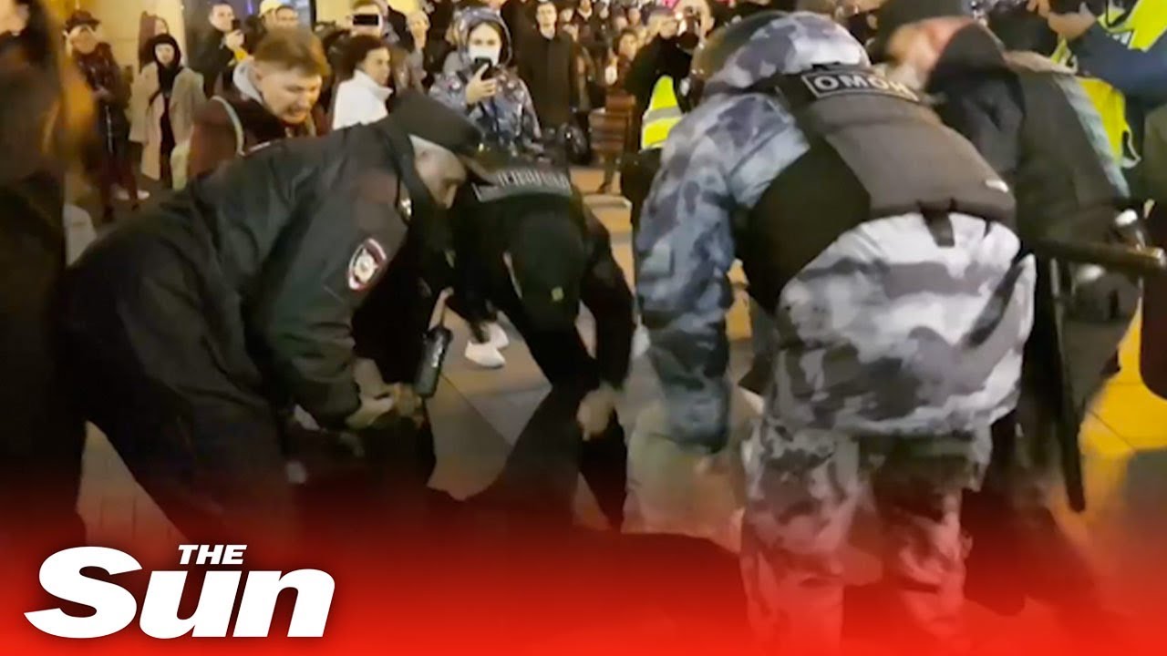 Russian riot police arrest over 1000 people in Moscow protesting mobilisation