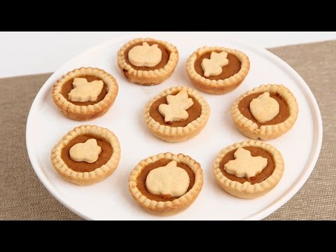 Mini Pumpkin Pies Recipe - Laura Vitale - Laura in the Kitchen Episode 844 - UCNbngWUqL2eqRw12yAwcICg