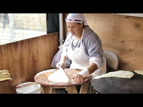 London Street Food. Turkish Gozleme Wrap with Spinach, Chicken and More. Tasted in Islington Market - UCdNO3SSyxVGqW-xKmIVv9pQ