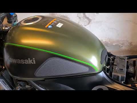 Come cambiare le candele di un Kawasaki Z900RS?