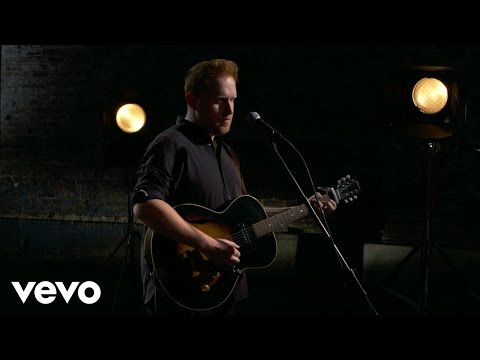 Gavin James - For You - Vevo dscvr (Live) - UC2pmfLm7iq6Ov1UwYrWYkZA