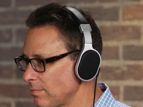 KEF M500 on-ear headphones: Sleek and comfy - UCOmcA3f_RrH6b9NmcNa4tdg