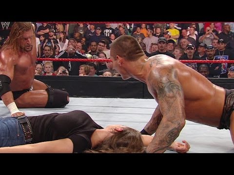 Randy Orton makes it personal with Triple H - UCJ5v_MCY6GNUBTO8-D3XoAg
