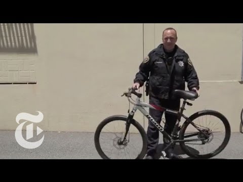How to Catch a Bike Thief | The New York Times - UCqnbDFdCpuN8CMEg0VuEBqA