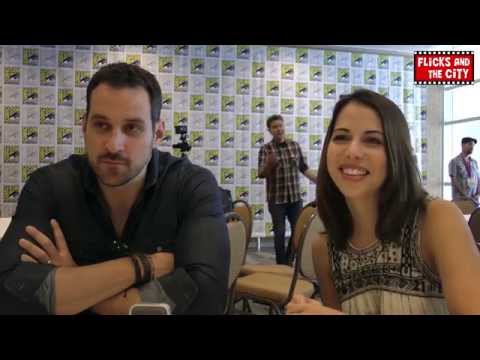 Lego Batman 3 Superman & Wonder Woman Comic Con Interview - Travis Willingham & Laura Bailey - UCS5C4dC1Vc3EzgeDO-Wu3Mg