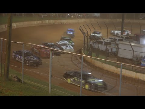 Stock V8 at Winder Barrow Speedway 8/9/2025 - dirt track racing video image