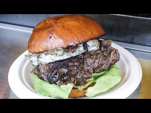 French Beef Bourguignon Burger and Great Cheeses. Street Food of London - UCdNO3SSyxVGqW-xKmIVv9pQ