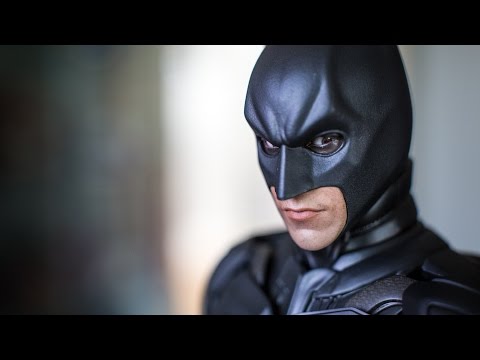 Hot Toys Batman Armory 1/6th Scale Figure Set Review - UCiDJtJKMICpb9B1qf7qjEOA