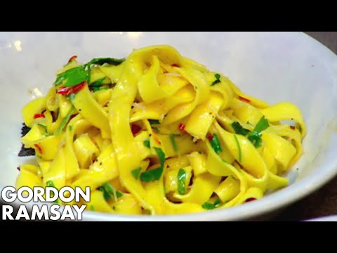 Gordon Ramsay’s Fast Food: Crab & Chilli Pasta - UCIEv3lZ_tNXHzL3ox-_uUGQ