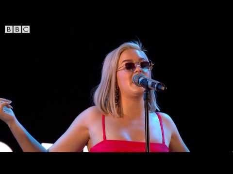 Anne Marie - Ciao Adios (Radio 1's Big Weekend 2017) - UC-FQUIVQ-bZiefzBiQAa8Fw