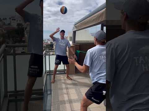 Volleyball from the Rooftop to the ground floor #volleyball #europeanvolleyball #youtubesports